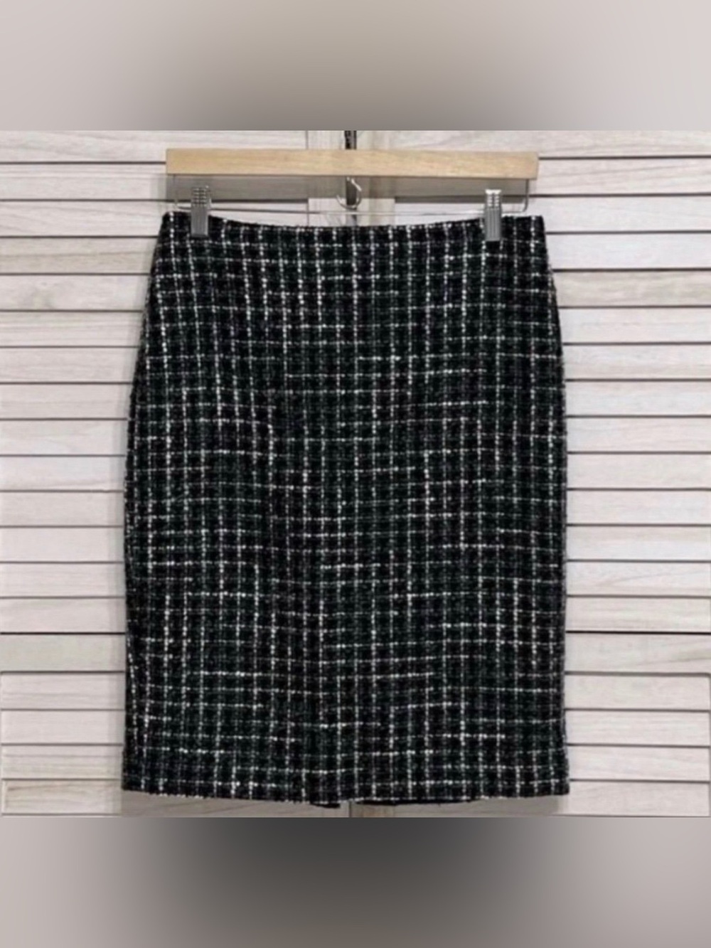 Karl Lagerfeld Paris Boucle Pencil Skirt Size 4 PRICE FIRM
